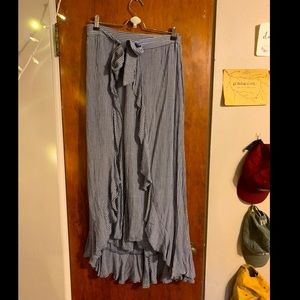 Beautiful unique pant/skirt from American Eagle